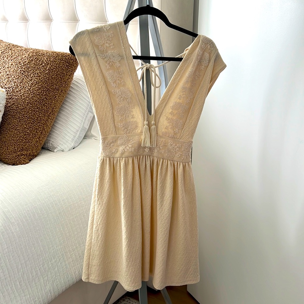 Zara beige mini dress, size S perfect for summer, only wore once!